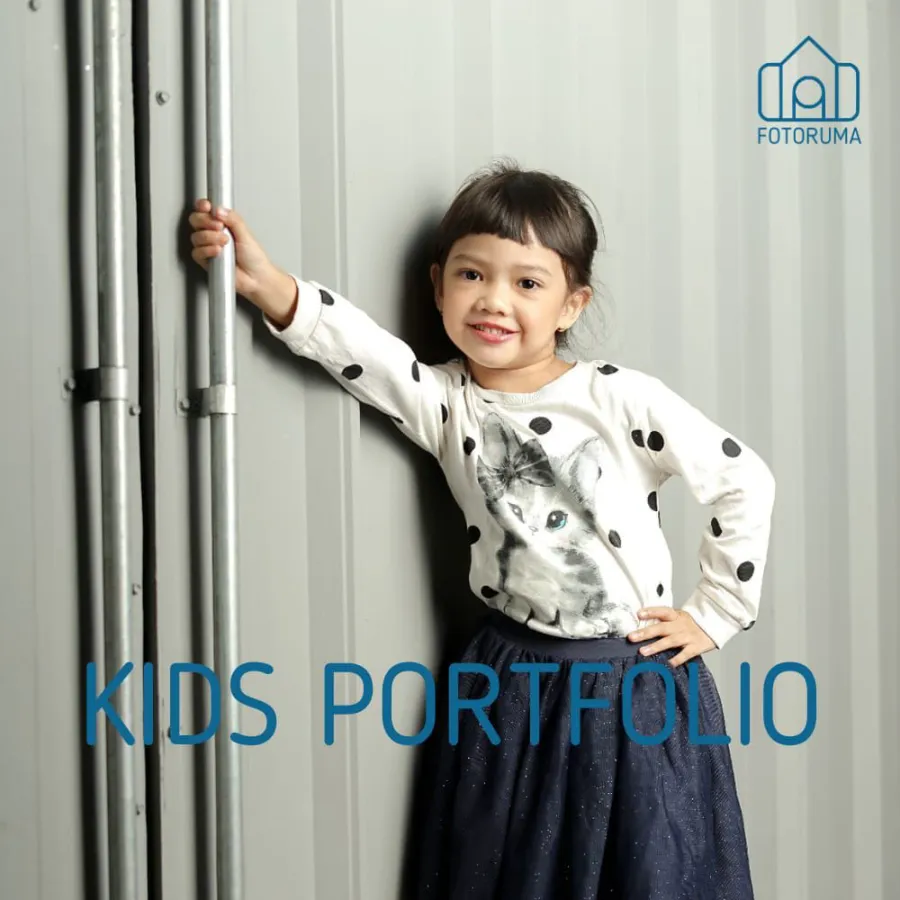 Foto portfolio anak di studio Fotoruma